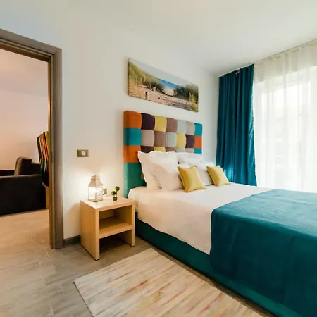 Apartment Exclusive Beach & Pool Premium Seaview Prima Linie La Mare - Parking Navodari